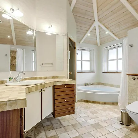 Сasa de vacaciones In With Sauna Ebeltoft